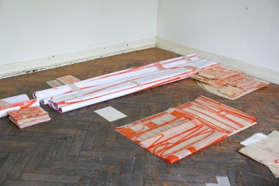 Position und Formation (placement and positioning, situation 1), horizontal formation with drawing, studio views, 06/21