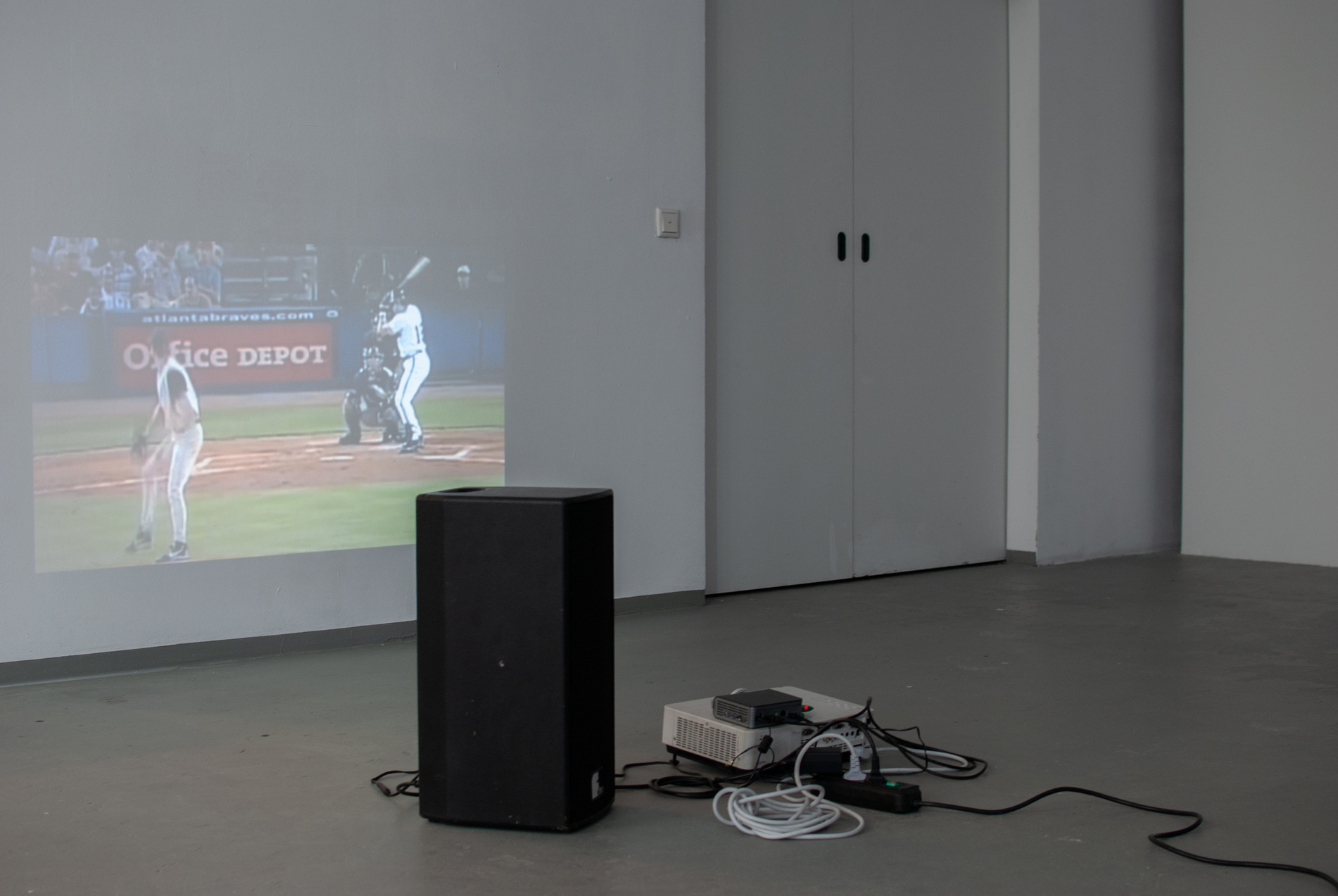 FIELD STUDIES- Repetition and Variation/RANDY (on the occasion of the BOX Videofix) - video: 4min54sec, installation view
